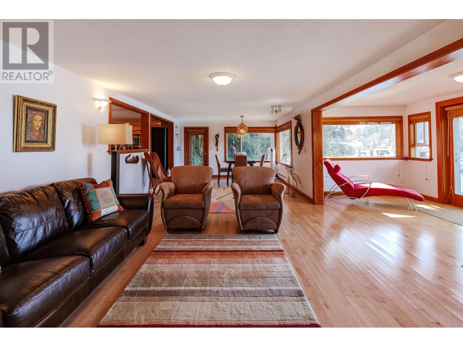 5446 Secret Cove Road, Halfmoon Bay, British Columbia  V7Z 1B7 - Photo 11 - R2983884