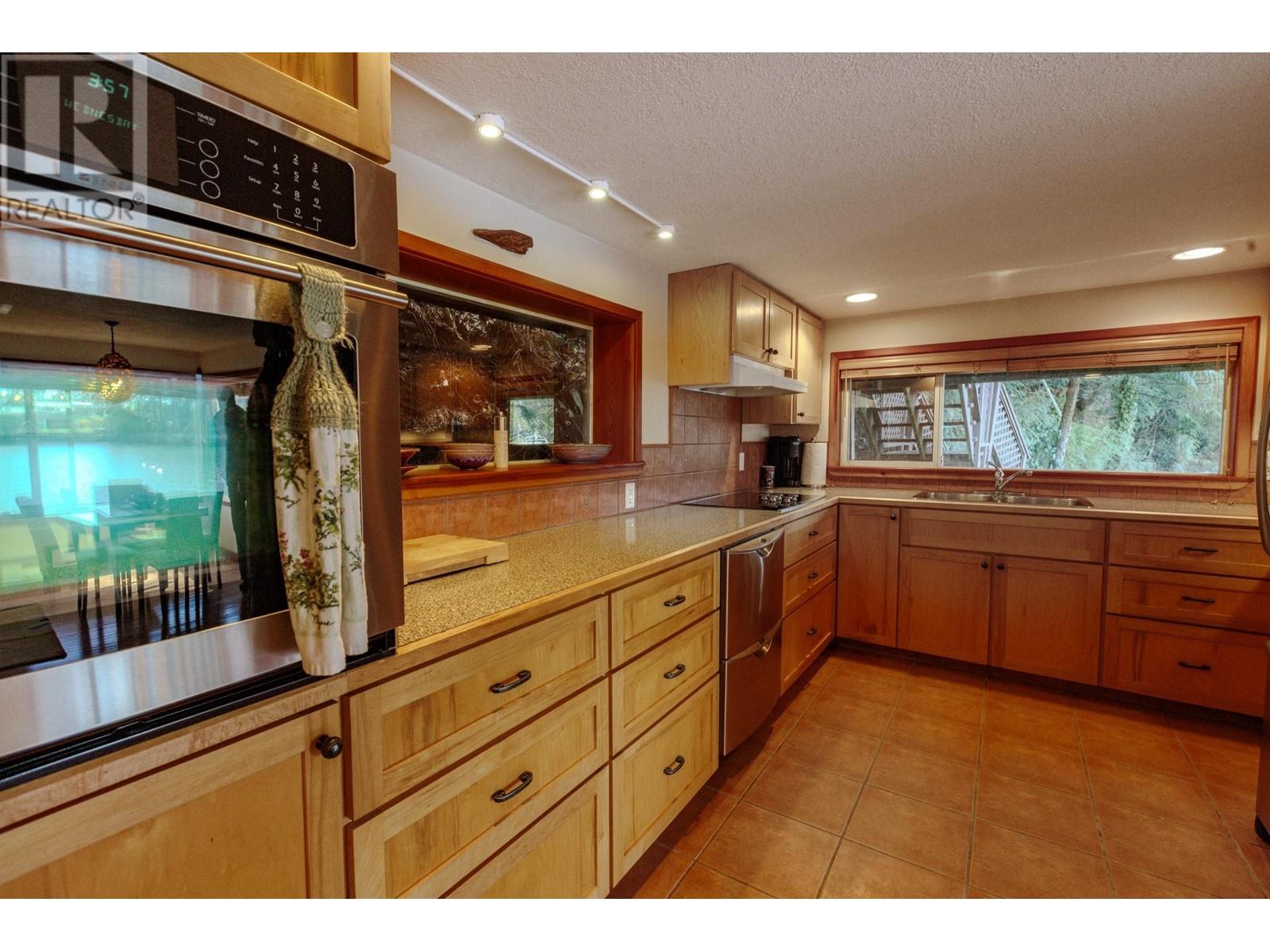 5446 Secret Cove Road, Halfmoon Bay, British Columbia  V7Z 1B7 - Photo 15 - R2983884