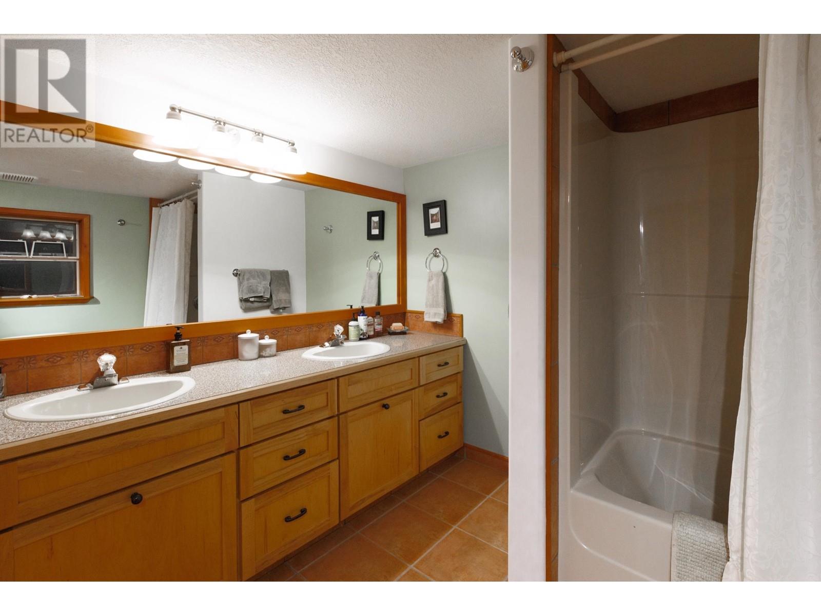 5446 Secret Cove Road, Halfmoon Bay, British Columbia  V7Z 1B7 - Photo 18 - R2983884