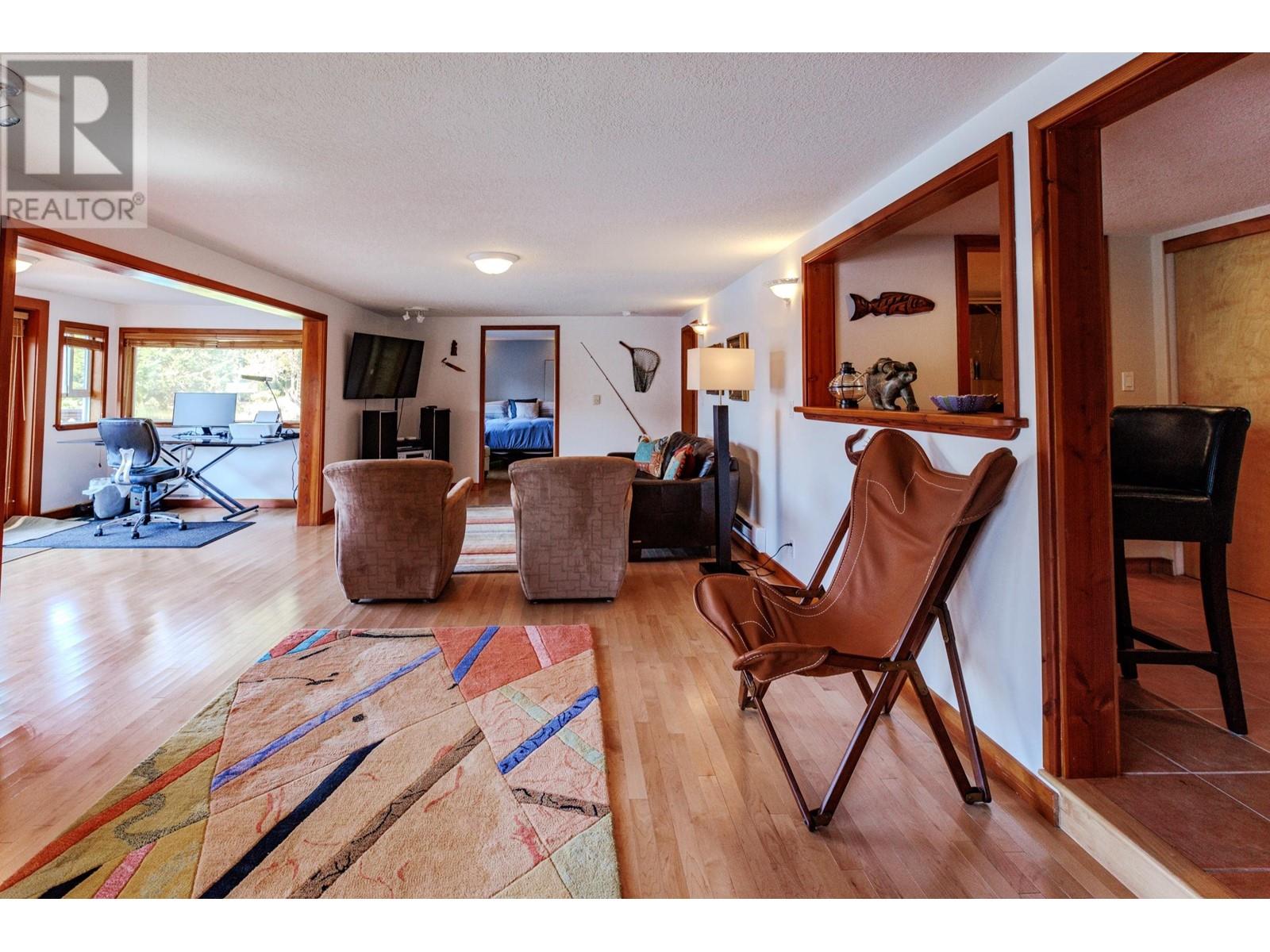 5446 Secret Cove Road, Halfmoon Bay, British Columbia  V7Z 1B7 - Photo 9 - R2983884