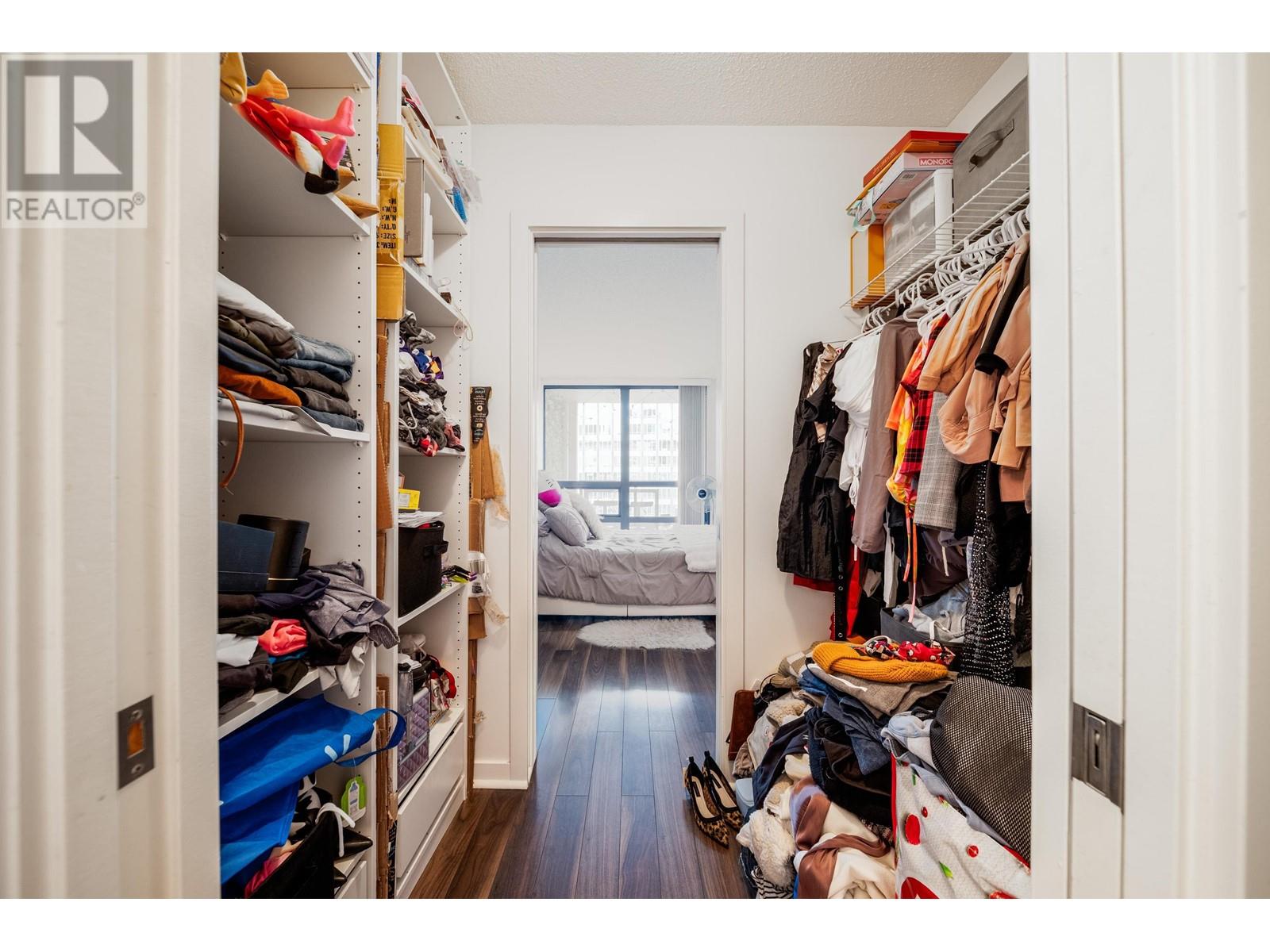 Listing Picture 11 of 35 : 1907 938 SMITHE STREET, Vancouver / 溫哥華 - 魯藝地產 Yvonne Lu Group - MLS Medallion Club Member