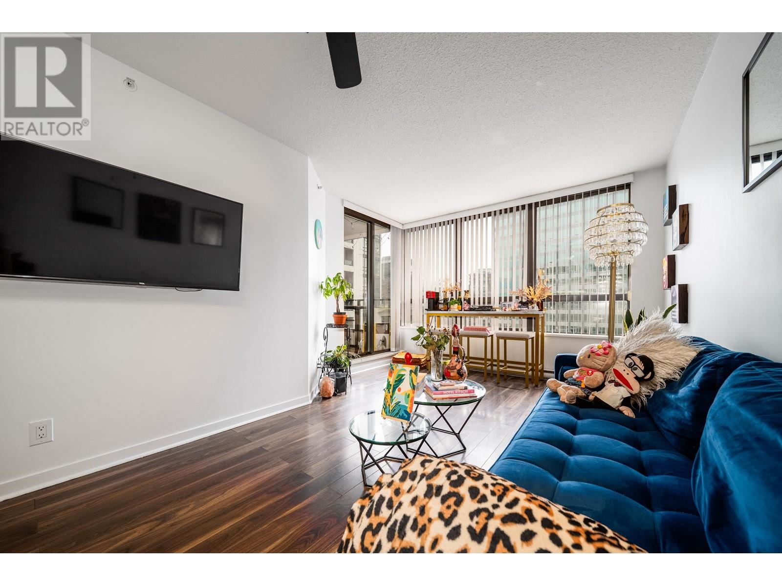 Listing Picture 4 of 35 : 1907 938 SMITHE STREET, Vancouver / 溫哥華 - 魯藝地產 Yvonne Lu Group - MLS Medallion Club Member