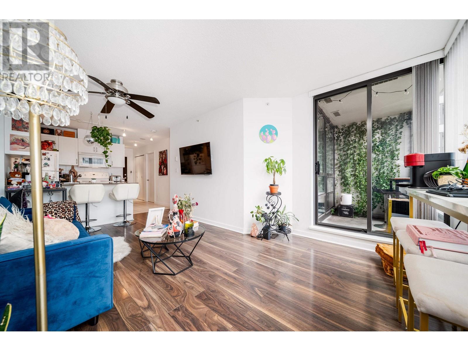 Listing Picture 6 of 35 : 1907 938 SMITHE STREET, Vancouver / 溫哥華 - 魯藝地產 Yvonne Lu Group - MLS Medallion Club Member