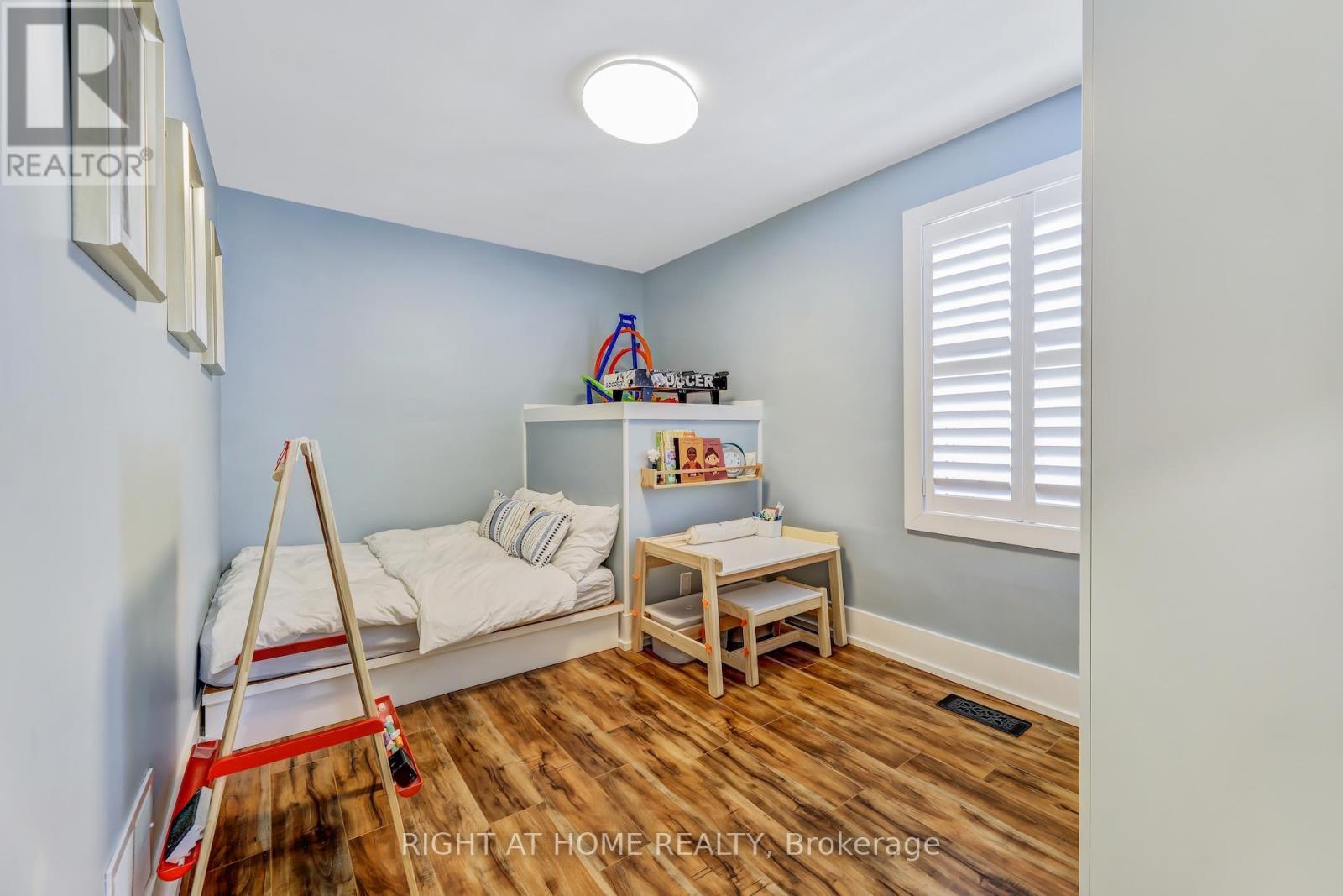 18 Hollydene Road, Toronto, Ontario  M1L 2A6 - Photo 17 - E12052071