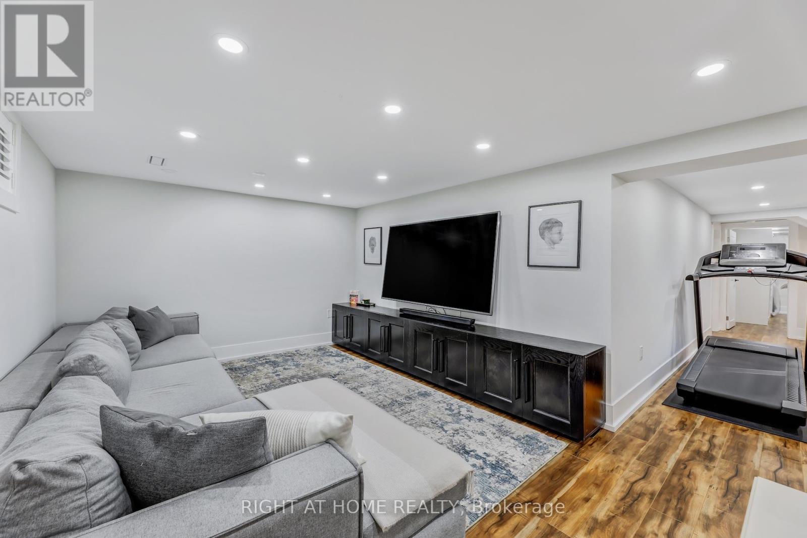 18 Hollydene Road, Toronto, Ontario  M1L 2A6 - Photo 24 - E12052071