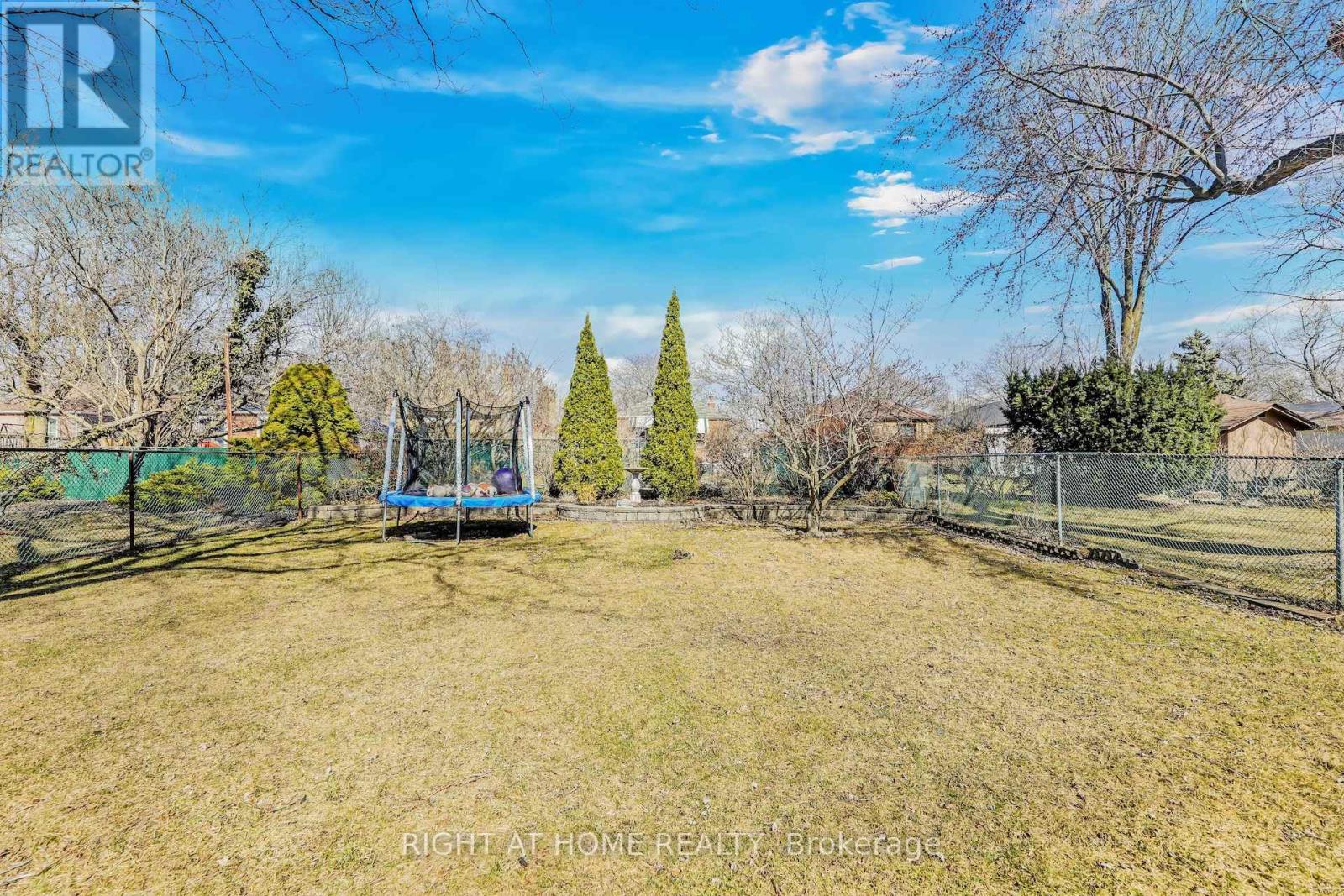 18 Hollydene Road, Toronto, Ontario  M1L 2A6 - Photo 40 - E12052071