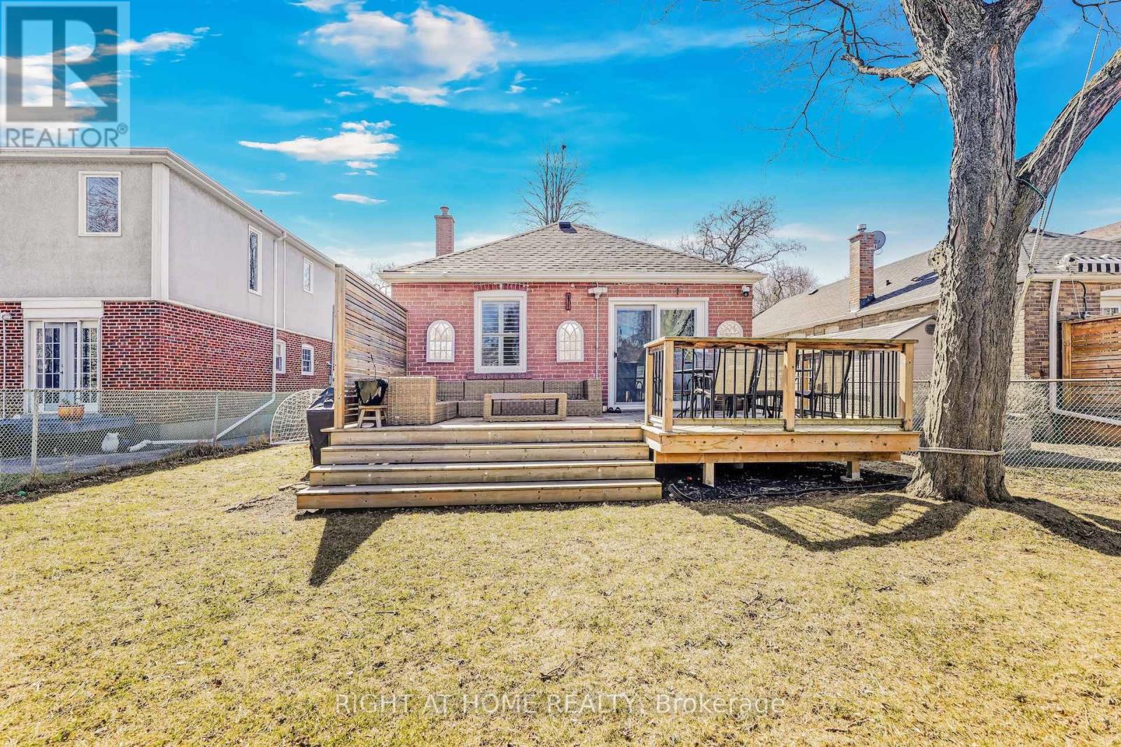 18 Hollydene Road, Toronto, Ontario  M1L 2A6 - Photo 41 - E12052071
