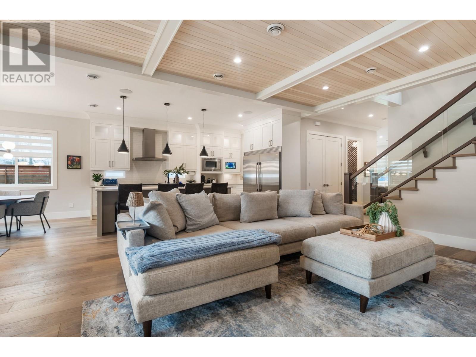 Property at 1745 ENDERBY AVENUE image 4