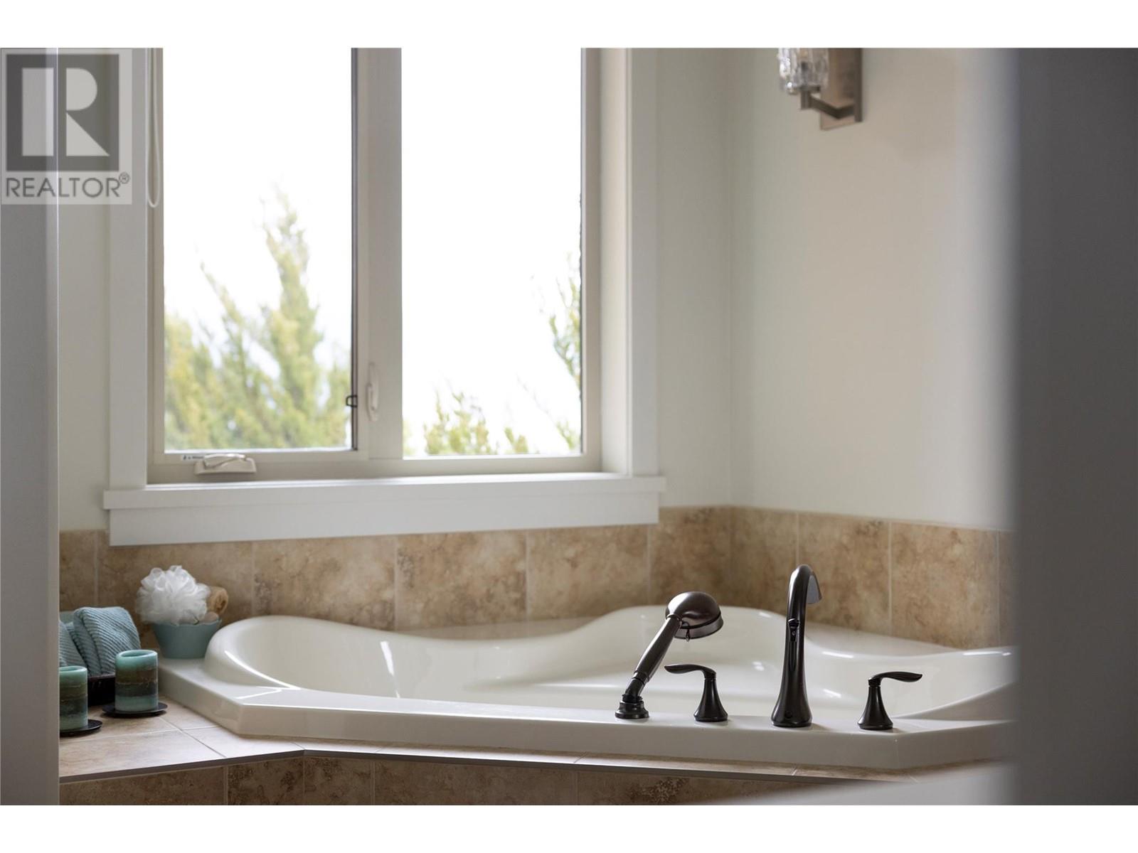 Property at 120 Vineyard Way image 3