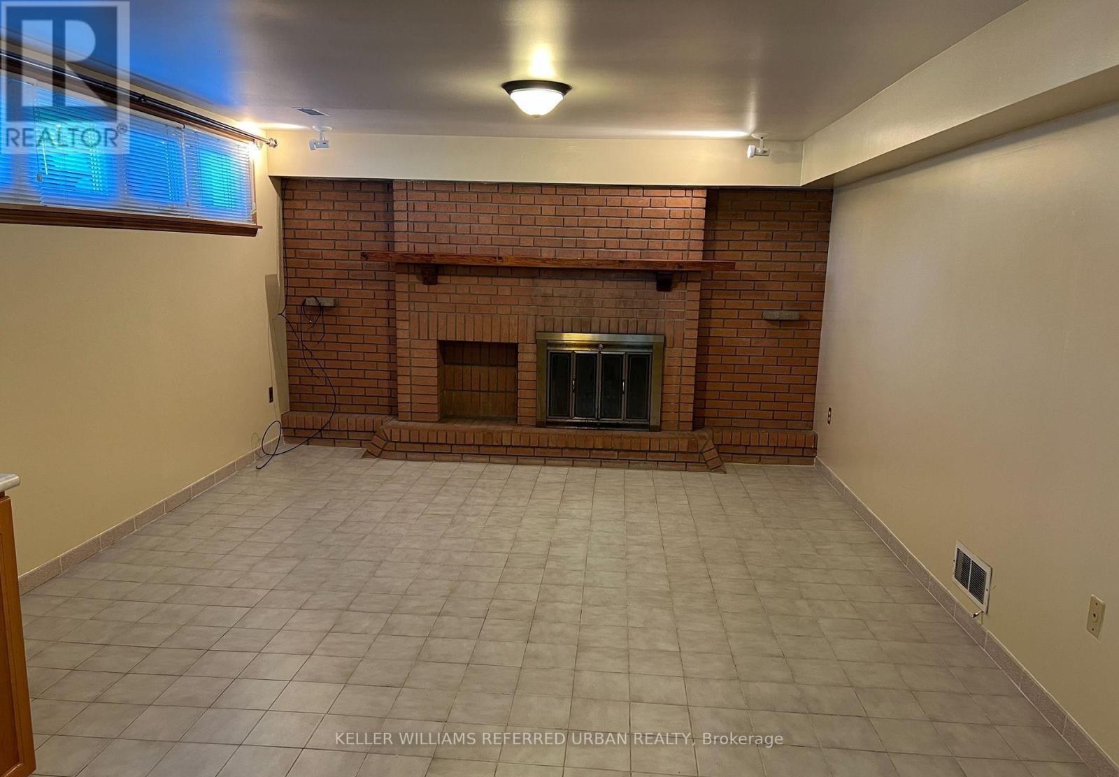49 Dundee Drive, Toronto, Ontario  M3J 1H7 - Photo 8 - W12052053