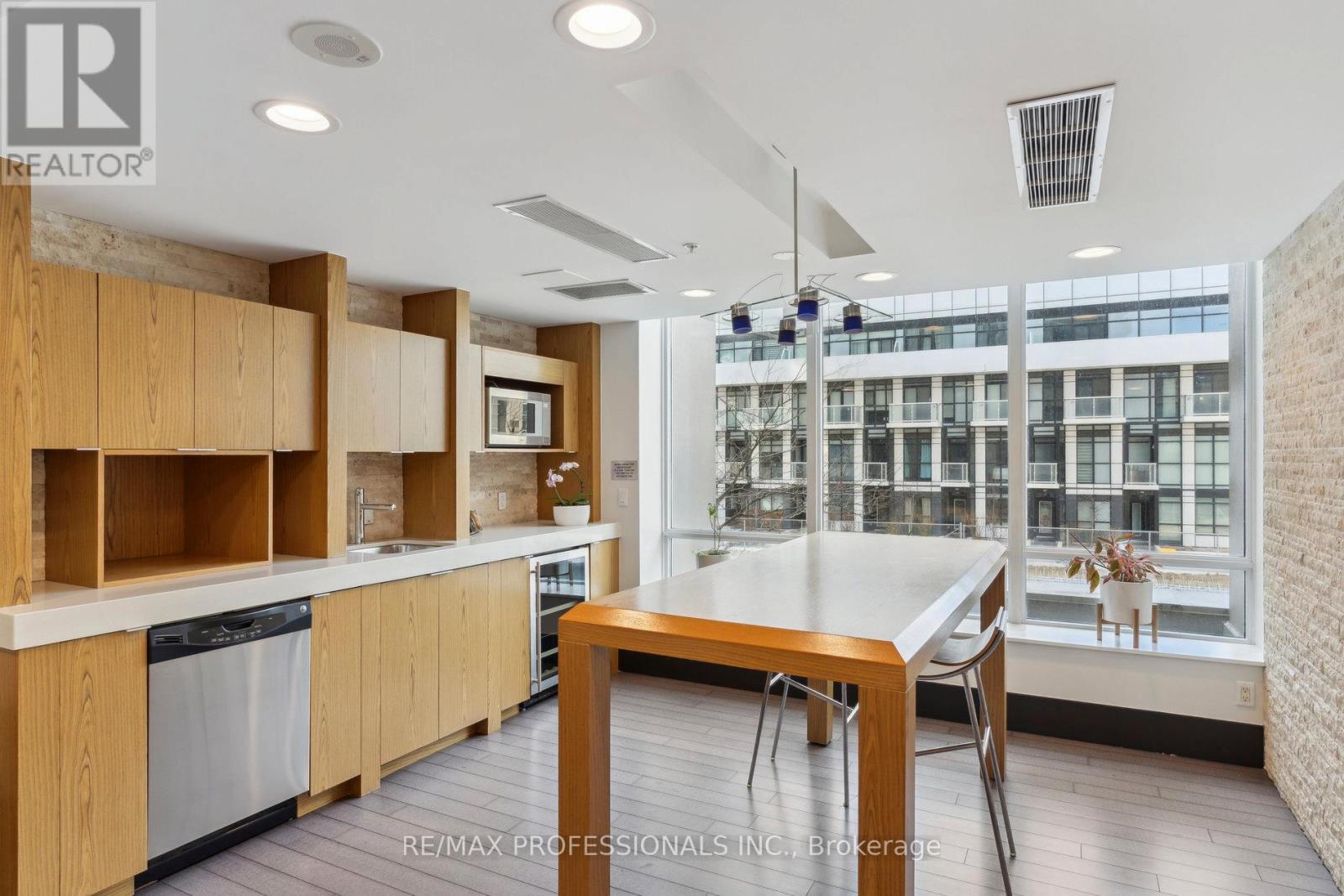 434 - 165 Legion Road N, Toronto, Ontario  M8Y 0A1 - Photo 36 - W12052058