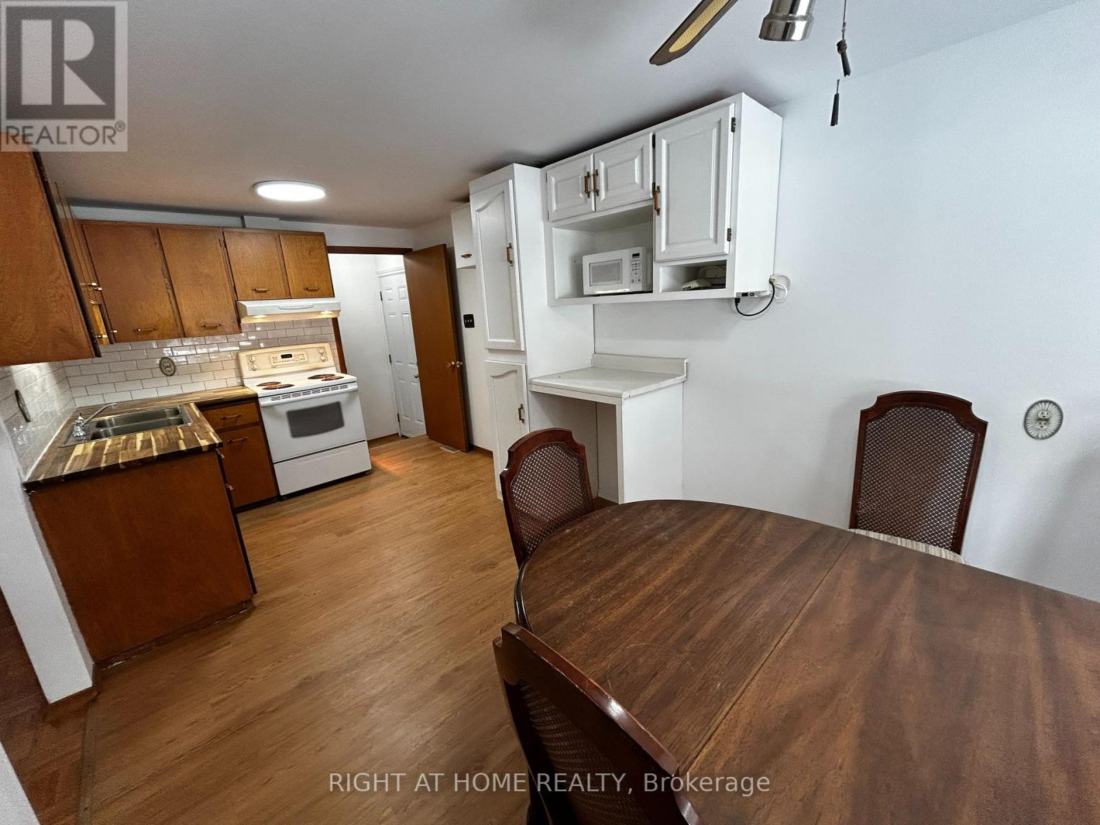Property at 106 BELWOOD CRESCENT image 4