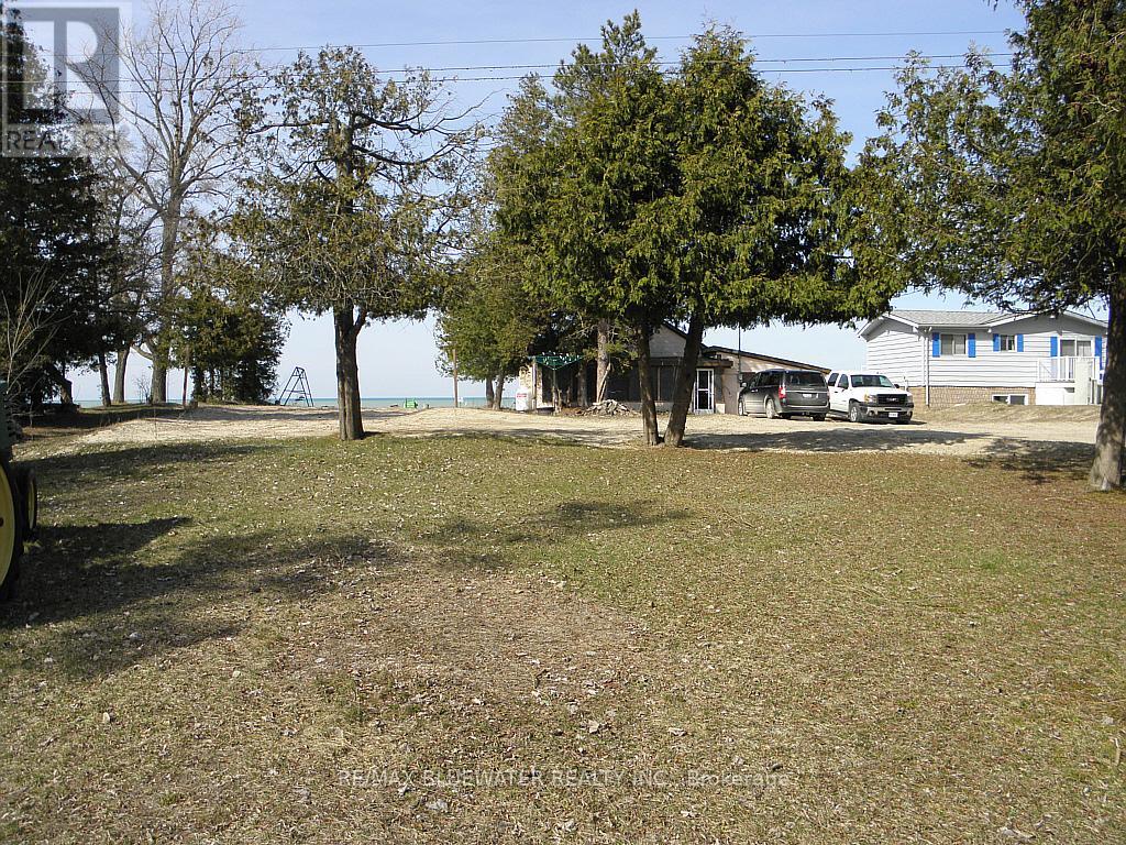 6290 William Street, Lambton Shores, Ontario  N0N 1J0 - Photo 11 - X12052114
