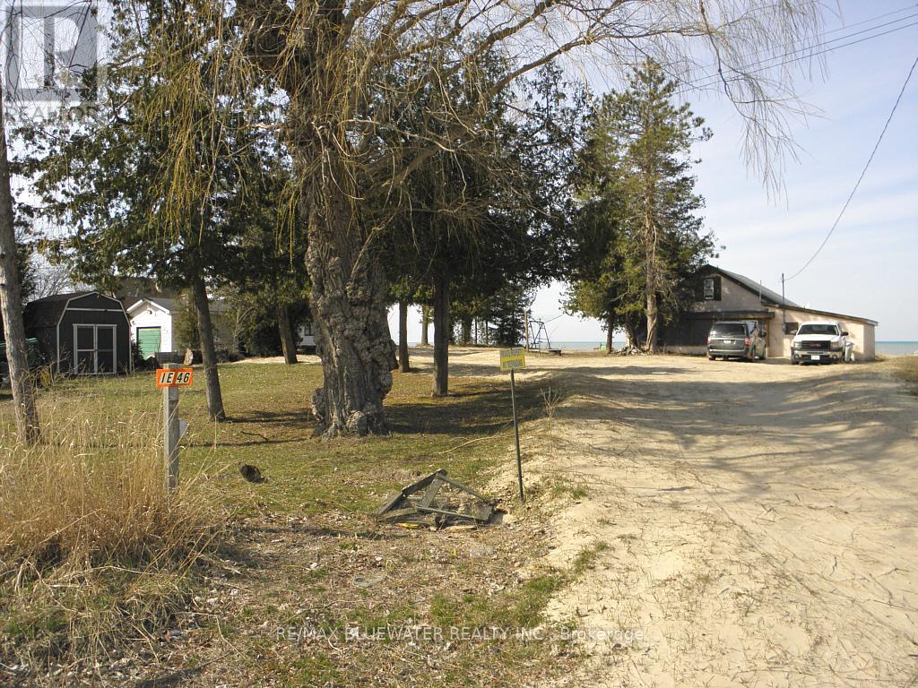 6290 William Street, Lambton Shores, Ontario  N0N 1J0 - Photo 14 - X12052114
