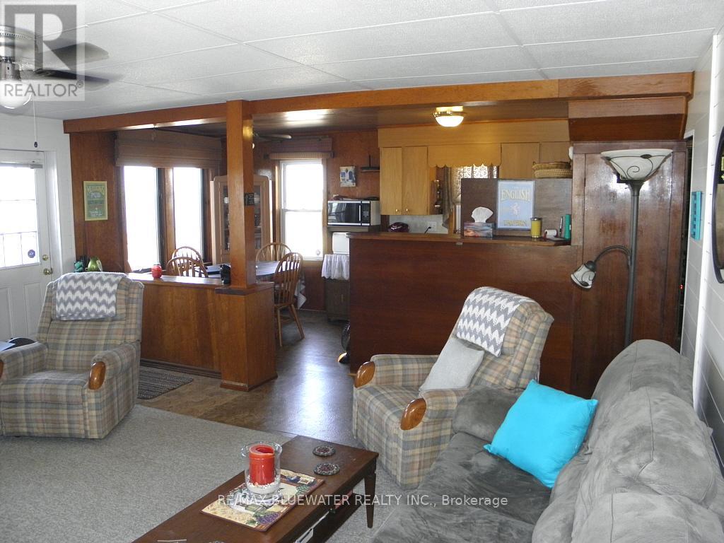 6290 William Street, Lambton Shores, Ontario  N0N 1J0 - Photo 17 - X12052114