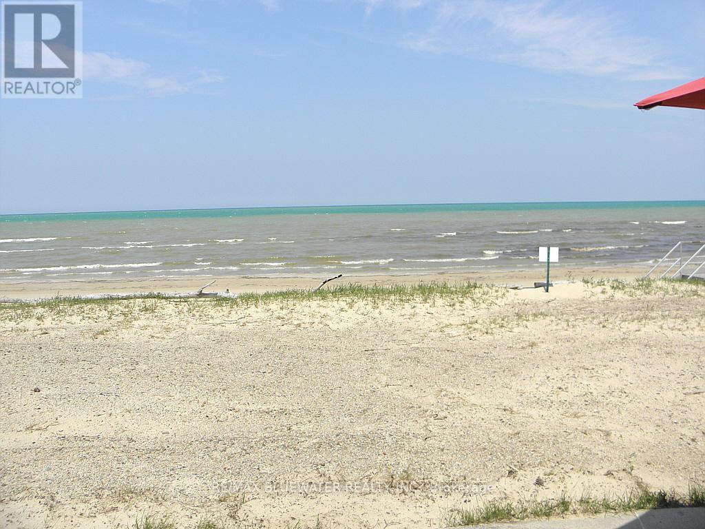 6290 William Street, Lambton Shores, Ontario  N0N 1J0 - Photo 2 - X12052114