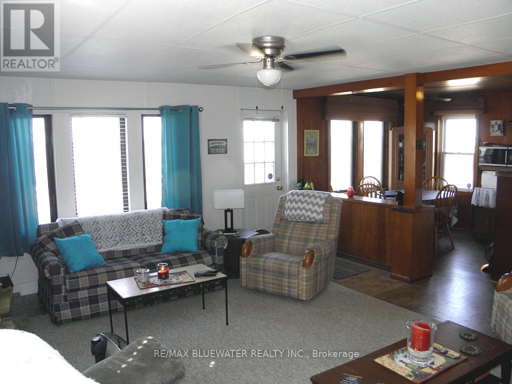 6290 William Street, Lambton Shores, Ontario  N0N 1J0 - Photo 21 - X12052114