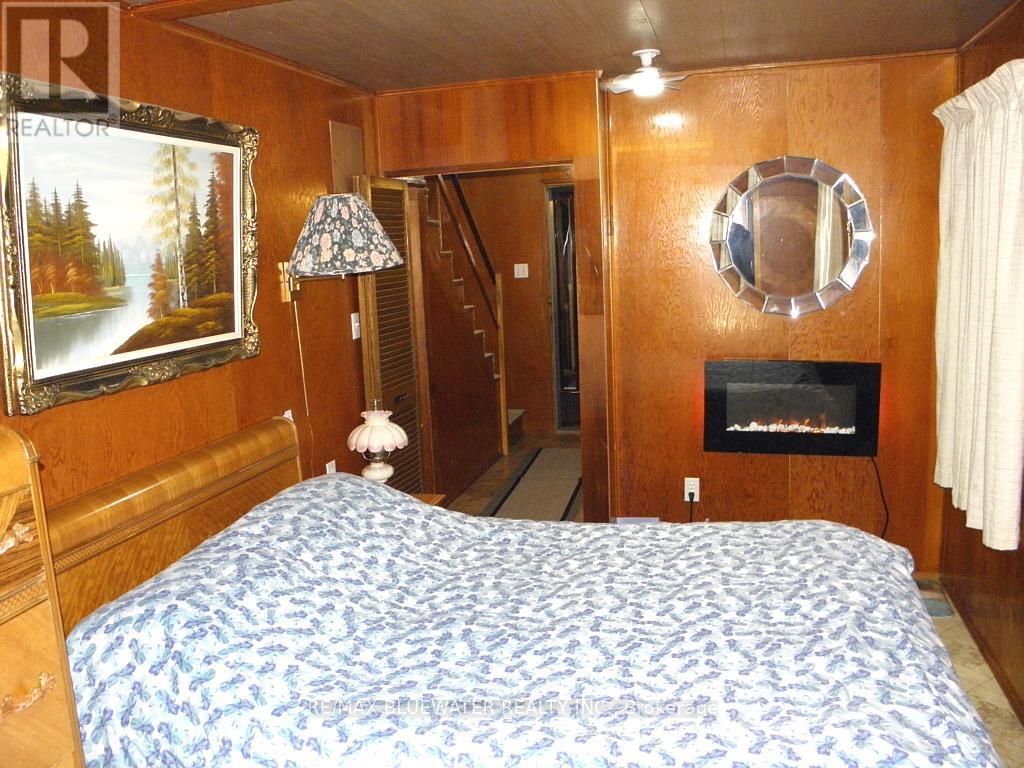 6290 William Street, Lambton Shores, Ontario  N0N 1J0 - Photo 25 - X12052114