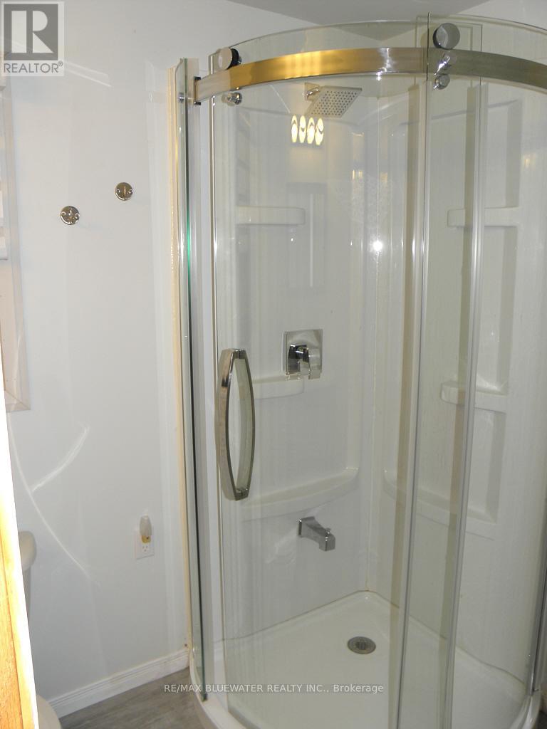 6290 William Street, Lambton Shores, Ontario  N0N 1J0 - Photo 28 - X12052114