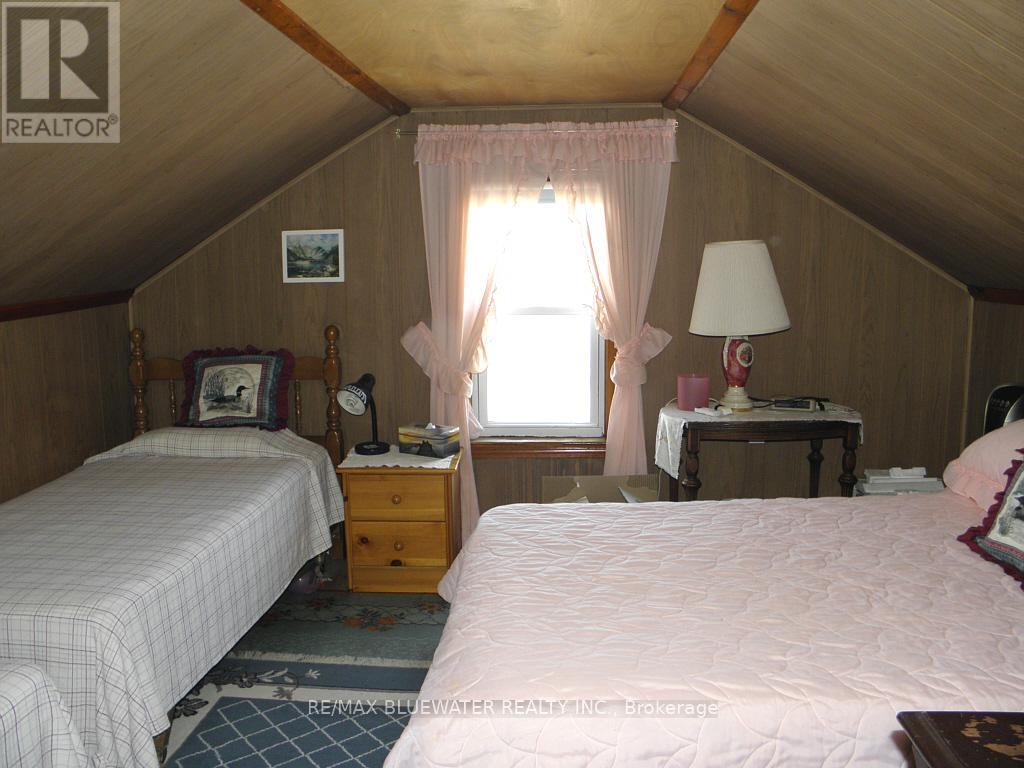 6290 William Street, Lambton Shores, Ontario  N0N 1J0 - Photo 29 - X12052114