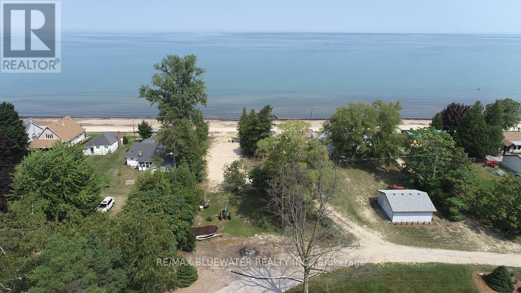 6290 William Street, Lambton Shores, Ontario  N0N 1J0 - Photo 36 - X12052114
