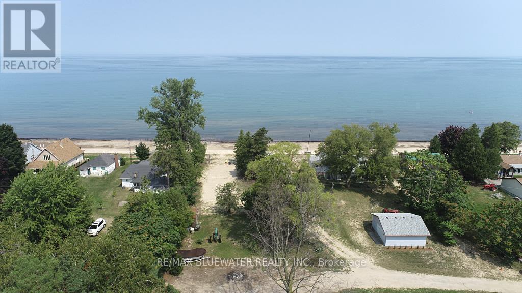 6290 William Street, Lambton Shores, Ontario  N0N 1J0 - Photo 37 - X12052114