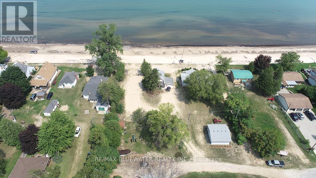 6290 William Street, Lambton Shores, Ontario  N0N 1J0 - Photo 38 - X12052114