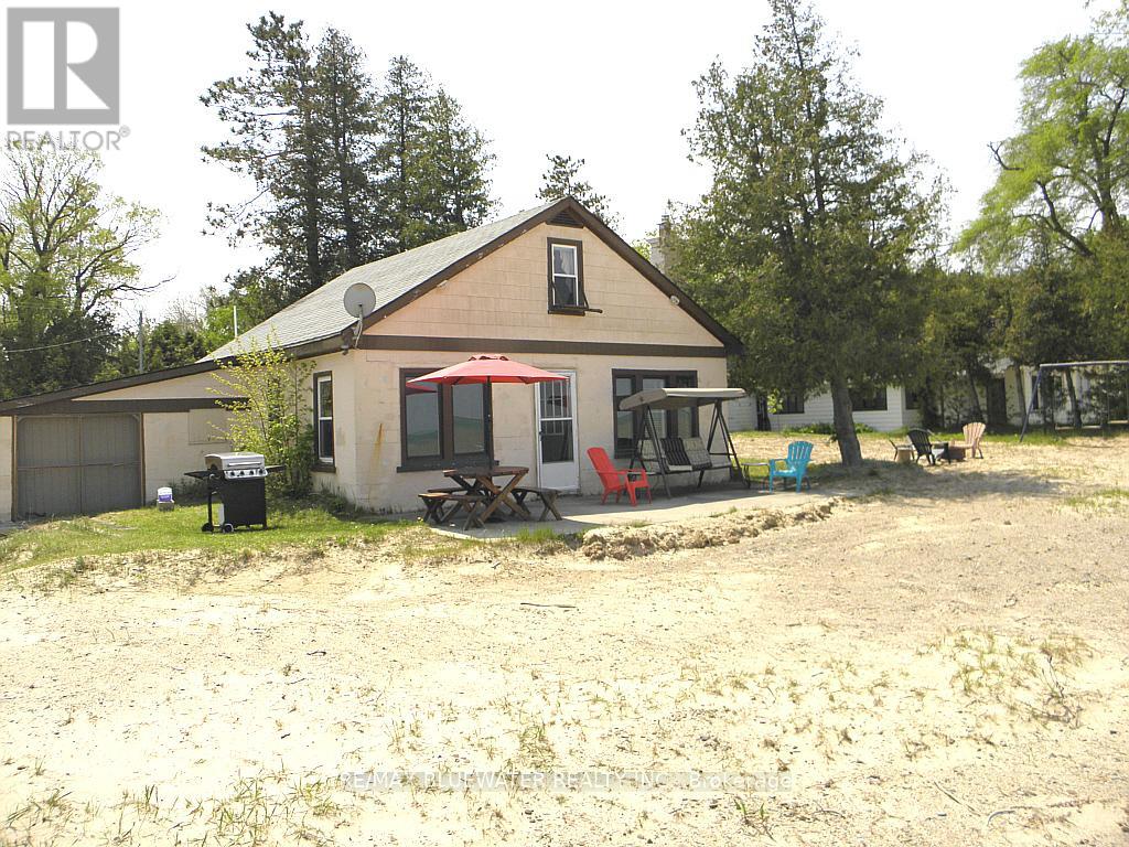 6290 William Street, Lambton Shores, Ontario  N0N 1J0 - Photo 4 - X12052114