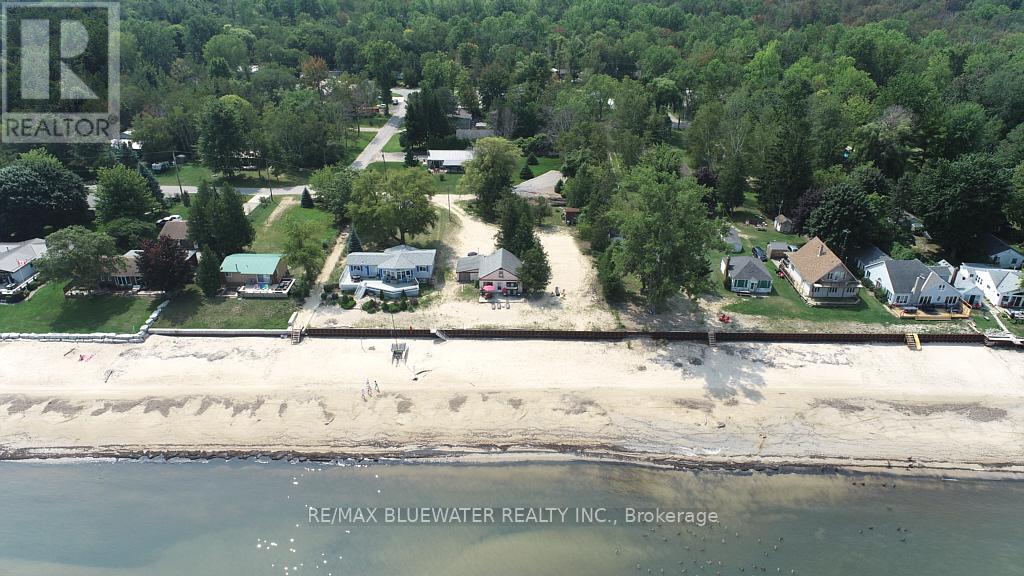 6290 William Street, Lambton Shores, Ontario  N0N 1J0 - Photo 41 - X12052114