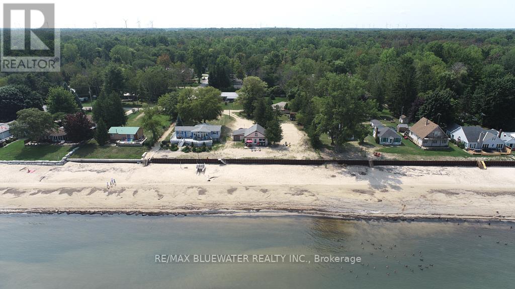 6290 William Street, Lambton Shores, Ontario  N0N 1J0 - Photo 42 - X12052114