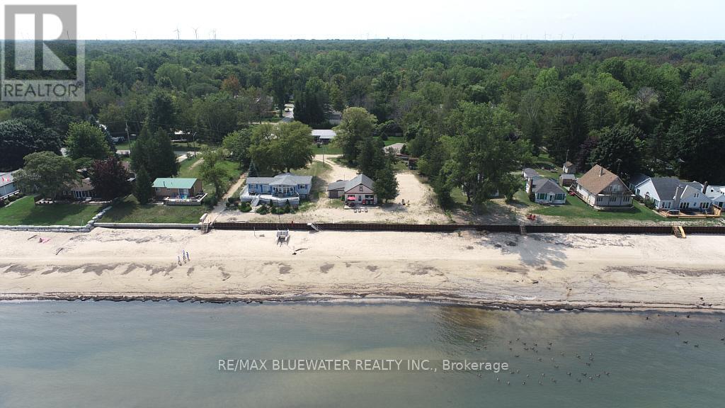 6290 William Street, Lambton Shores, Ontario  N0N 1J0 - Photo 45 - X12052114