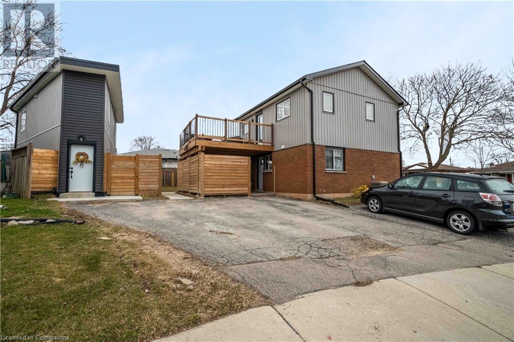 Property at 8 BANFF Drive image 2