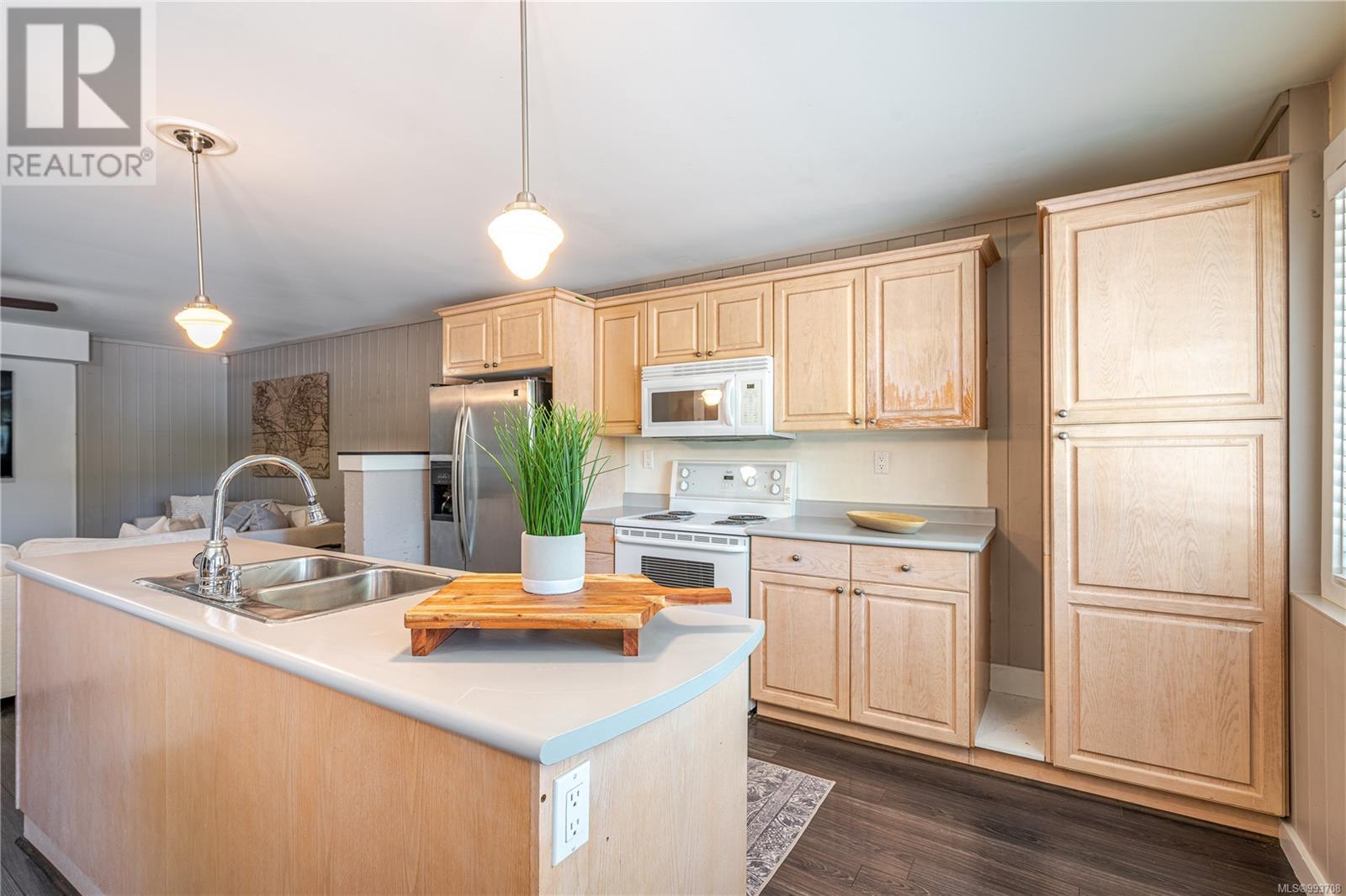 Property at 2880 Leigh Rd image 4