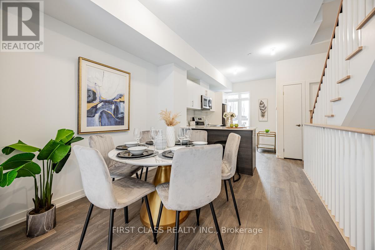 7 Spruce Pines Crescent, Toronto (Victoria Village), Ontario  M4A 0A9 - Photo 8 - C12052149