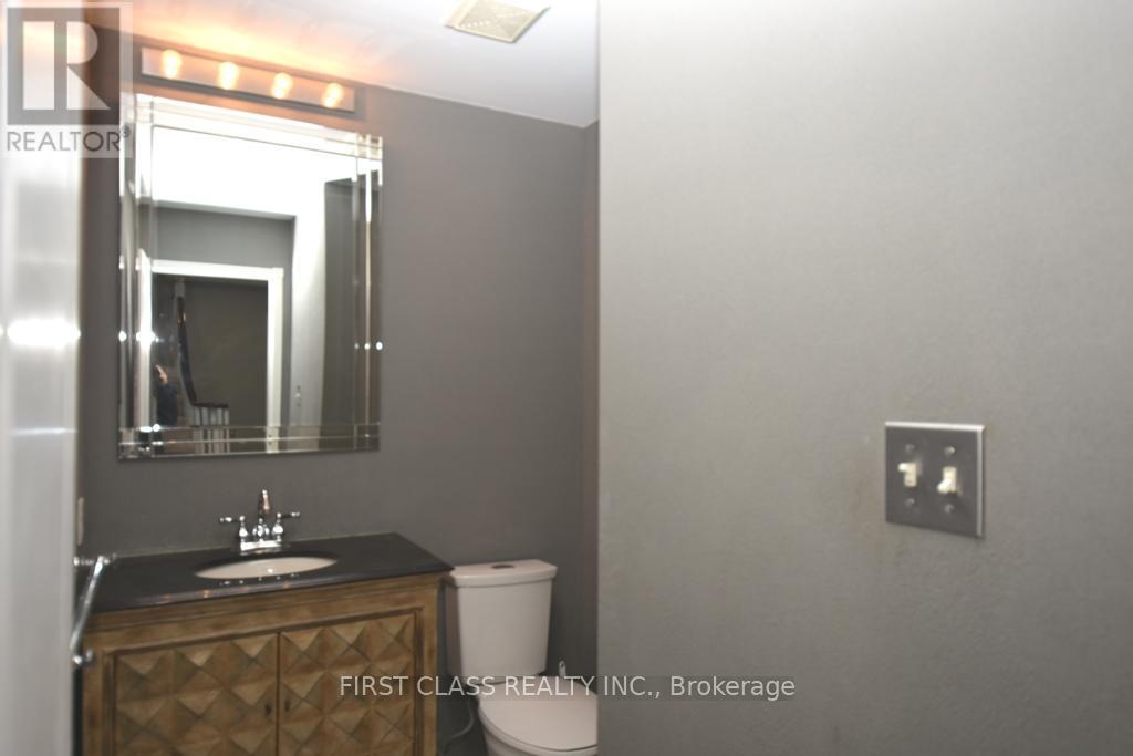 Main - 19 Dopp Crescent, Whitby, Ontario  L1M 2E4 - Photo 12 - E12052152