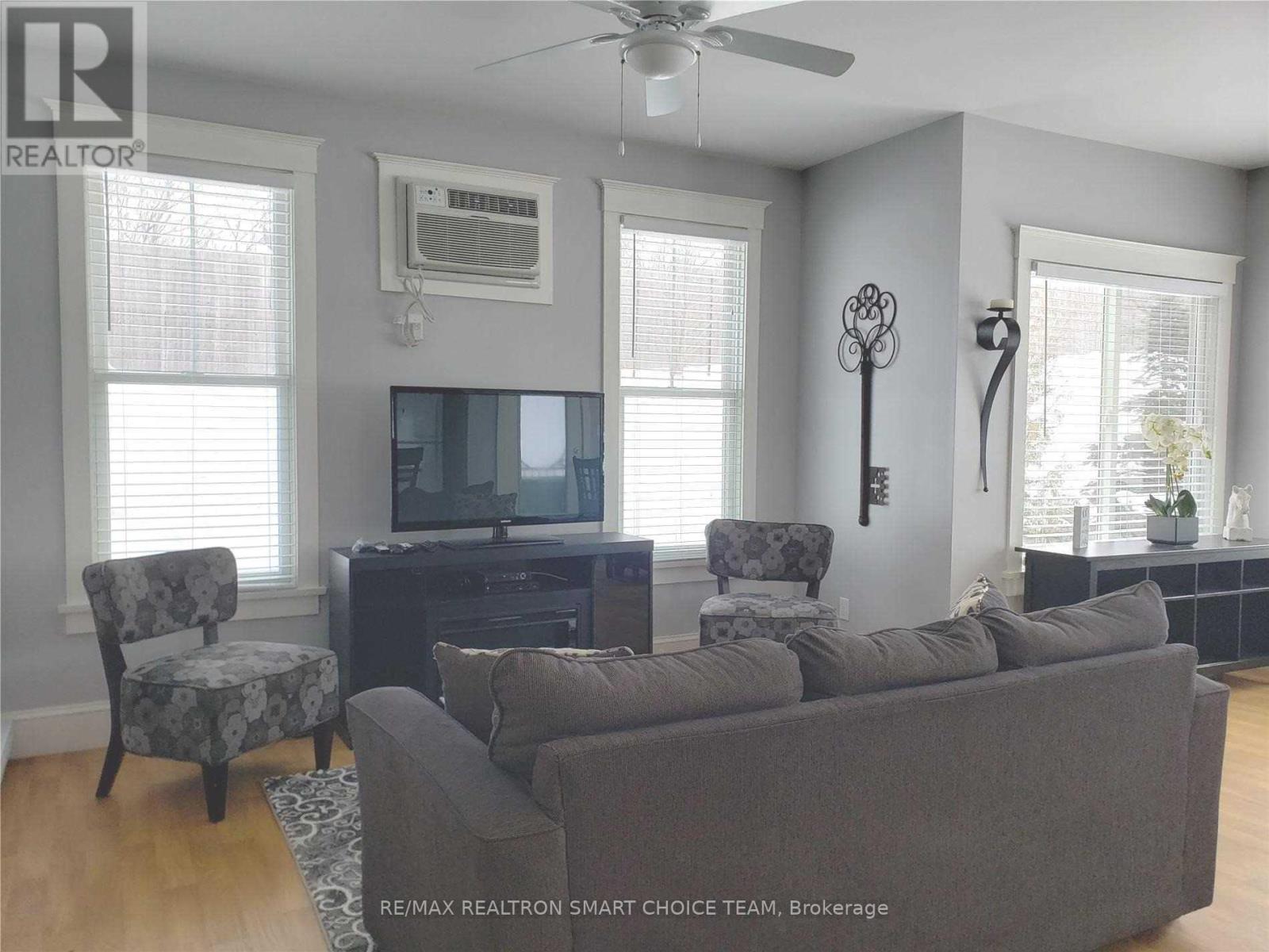 Property at 26 MEADOW VIEW LANE image 5