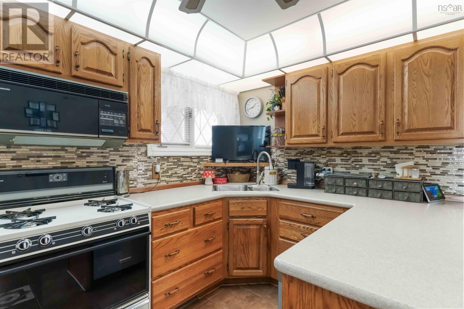 10 Long Lake Road, East Uniacke, Nova Scotia  B0N 1Z0 - Photo 16 - 202505427