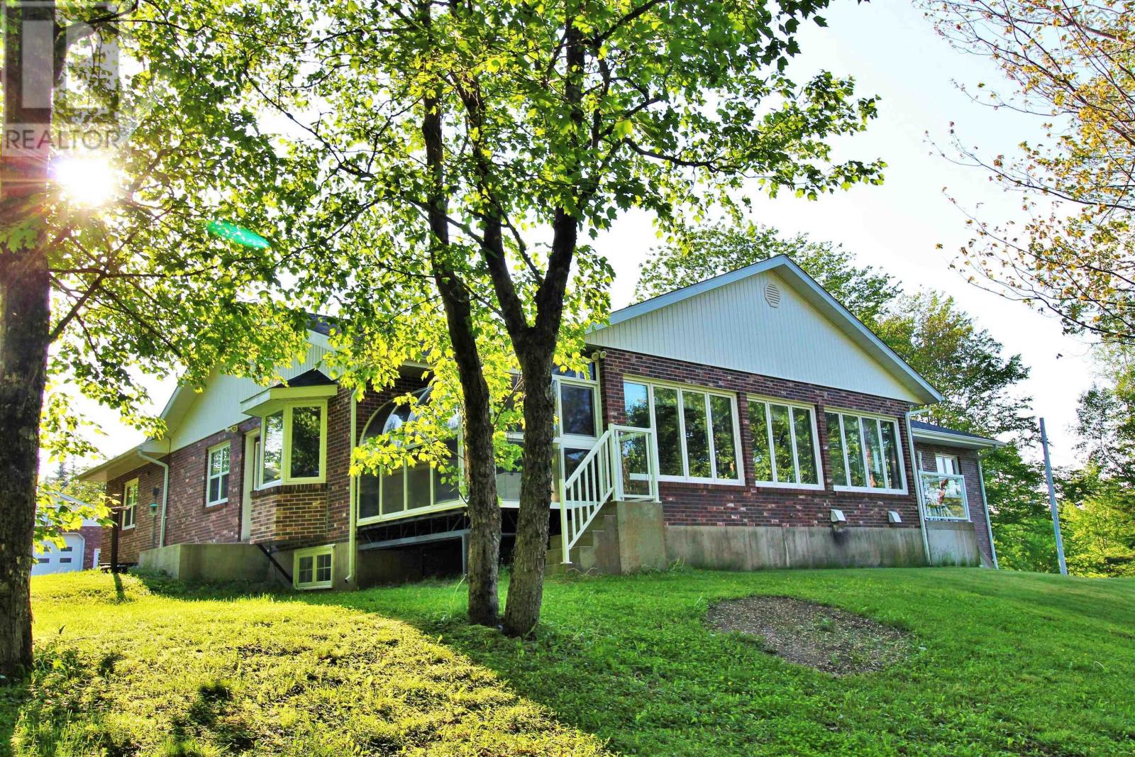 10 Long Lake Road, East Uniacke, Nova Scotia  B0N 1Z0 - Photo 2 - 202505427