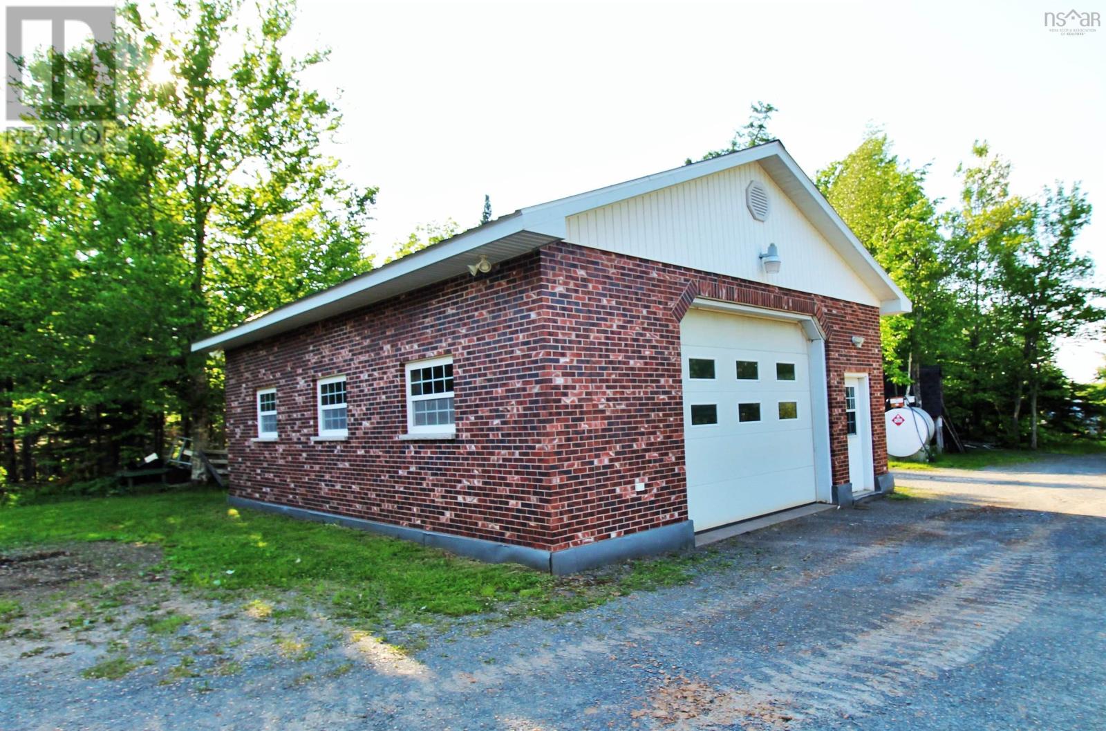 10 Long Lake Road, East Uniacke, Nova Scotia  B0N 1Z0 - Photo 4 - 202505427