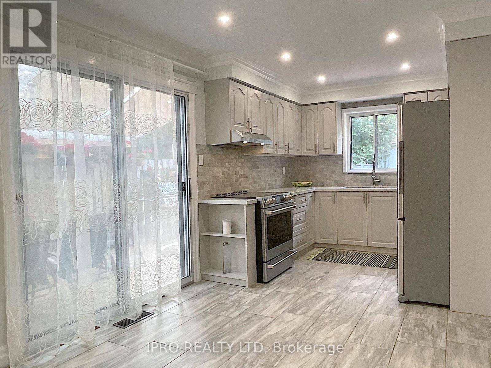 73 Wright Crescent, Caledon, Ontario  L7E 3X6 - Photo 6 - W12052115