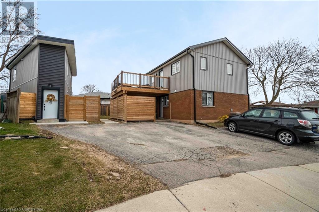 Property at 8 BANFF Drive image 2