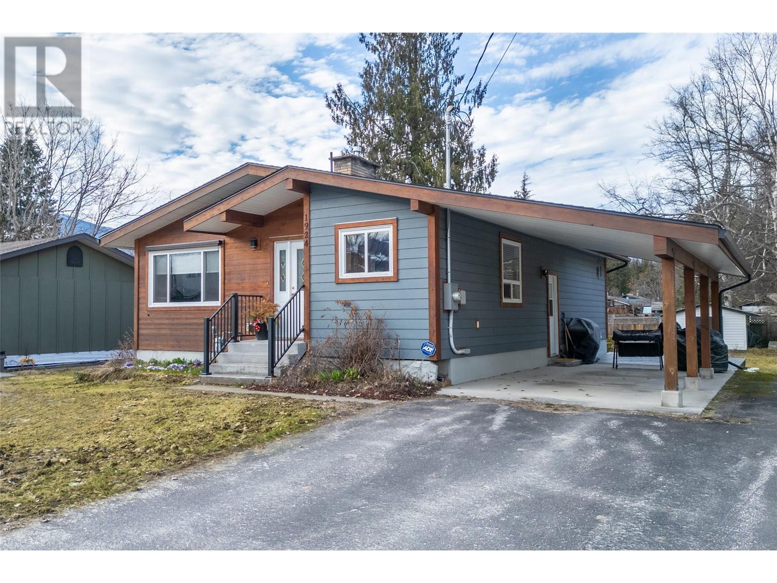 Property at 1924 Laforme Boulevard image 4