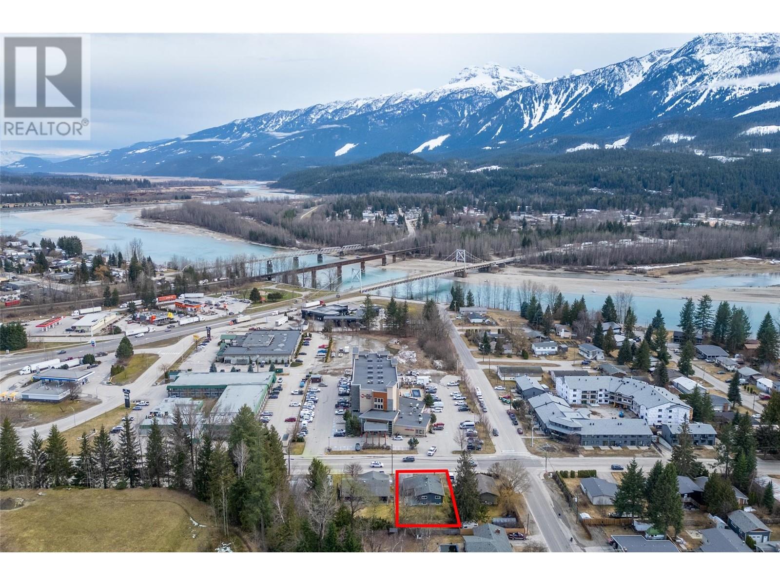 1924 Laforme Boulevard, Revelstoke, British Columbia  V0E 2S0 - Photo 6 - 10341323