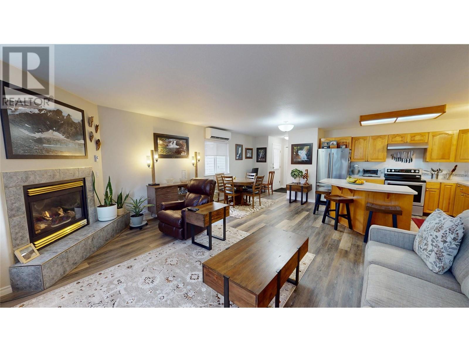 Creston Apartment for sale:  2 bedroom 1,062 sq.ft. (Listed 2025-04-05)