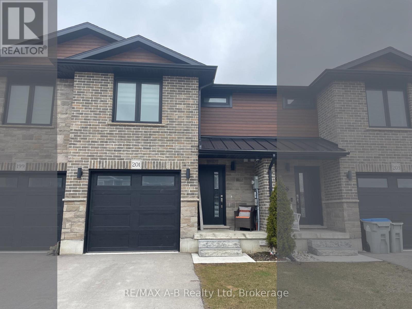 201 HOOPER STREET, St. Marys, Ontario