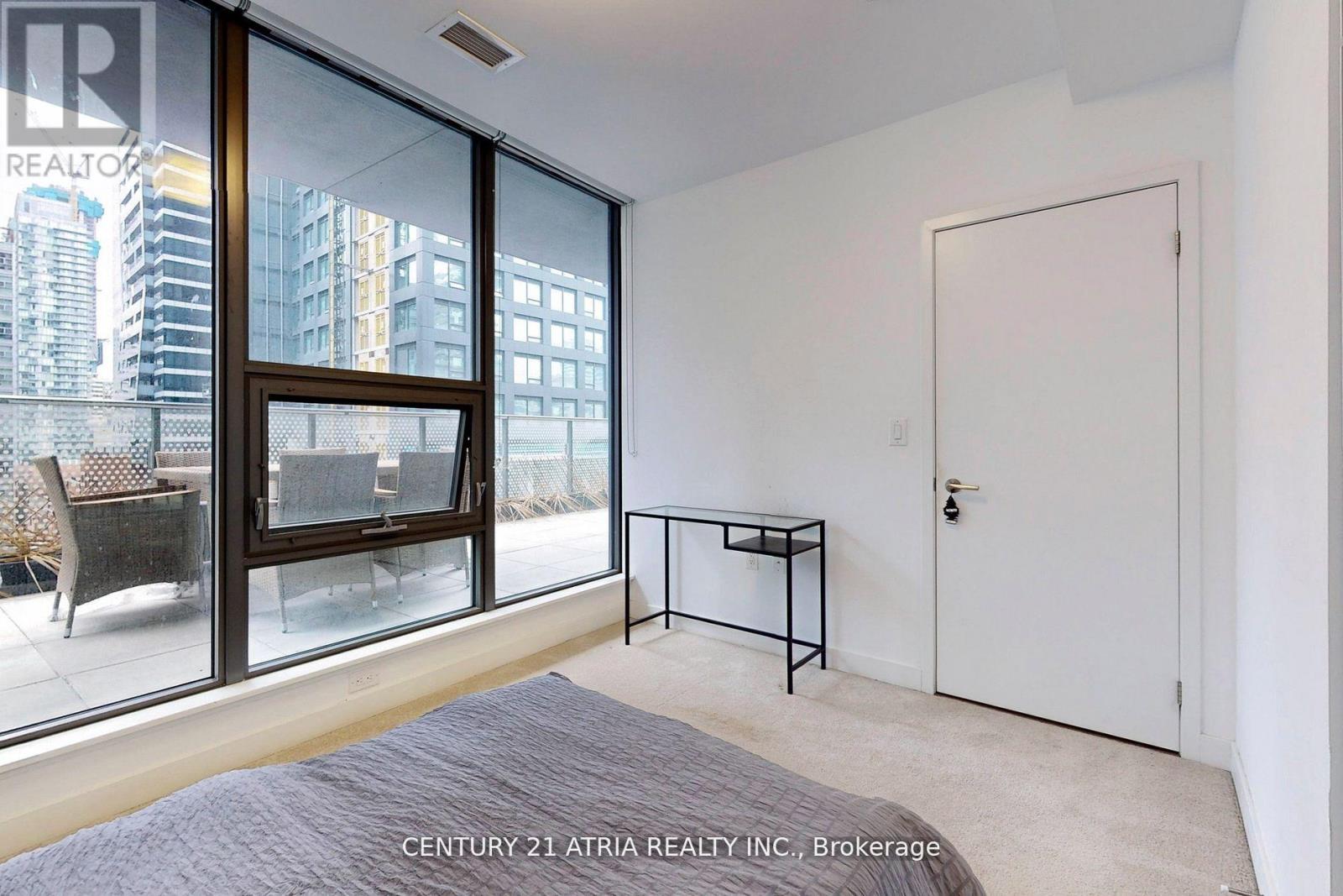 612 - 11 Wellesley Street W, Toronto, Ontario  M4Y 0G4 - Photo 24 - C12052176