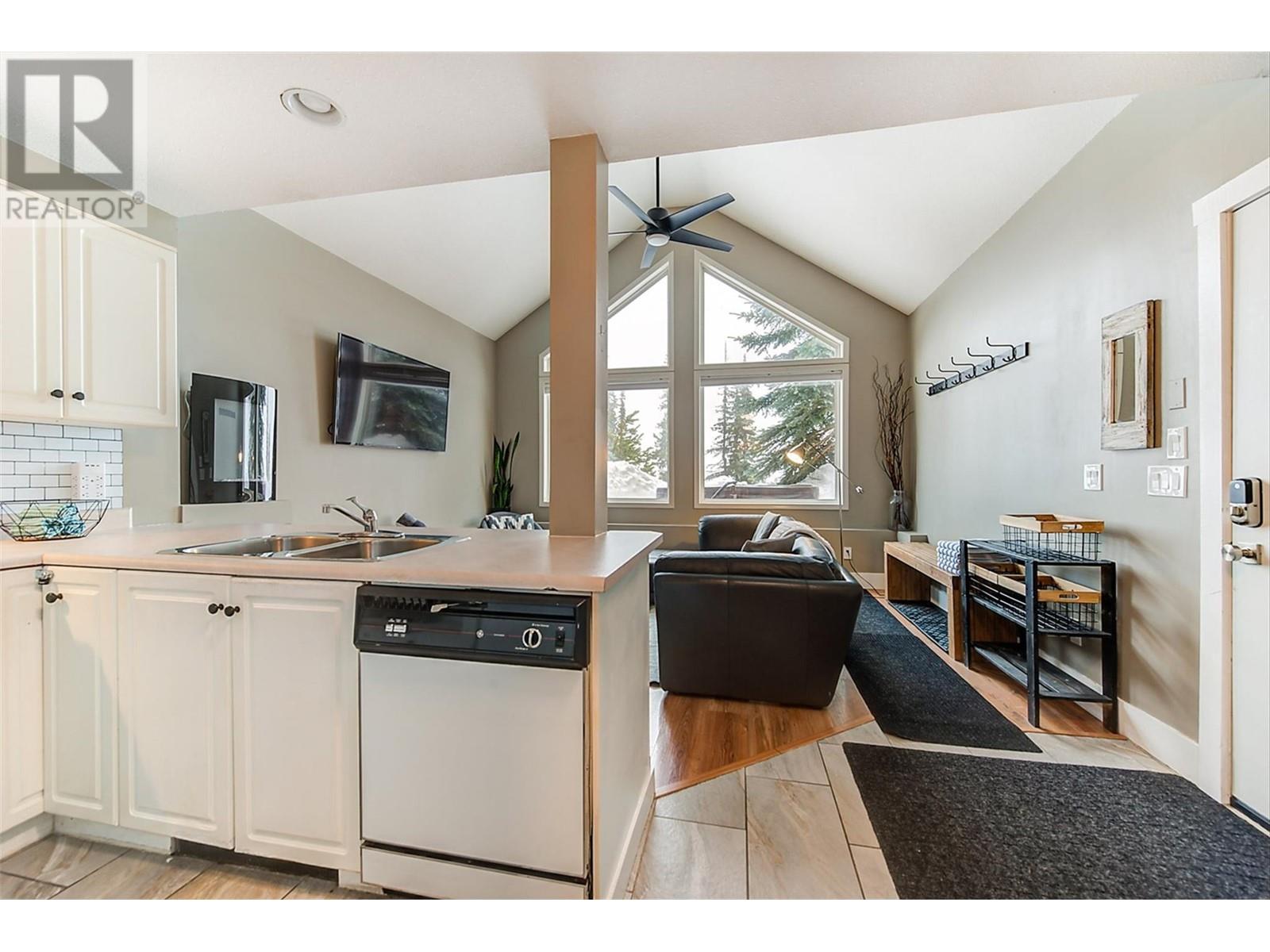 5977 Snow Pines Crescent Unit# 116d, Big White, British Columbia  V1P 1P3 - Photo 5 - 10340871