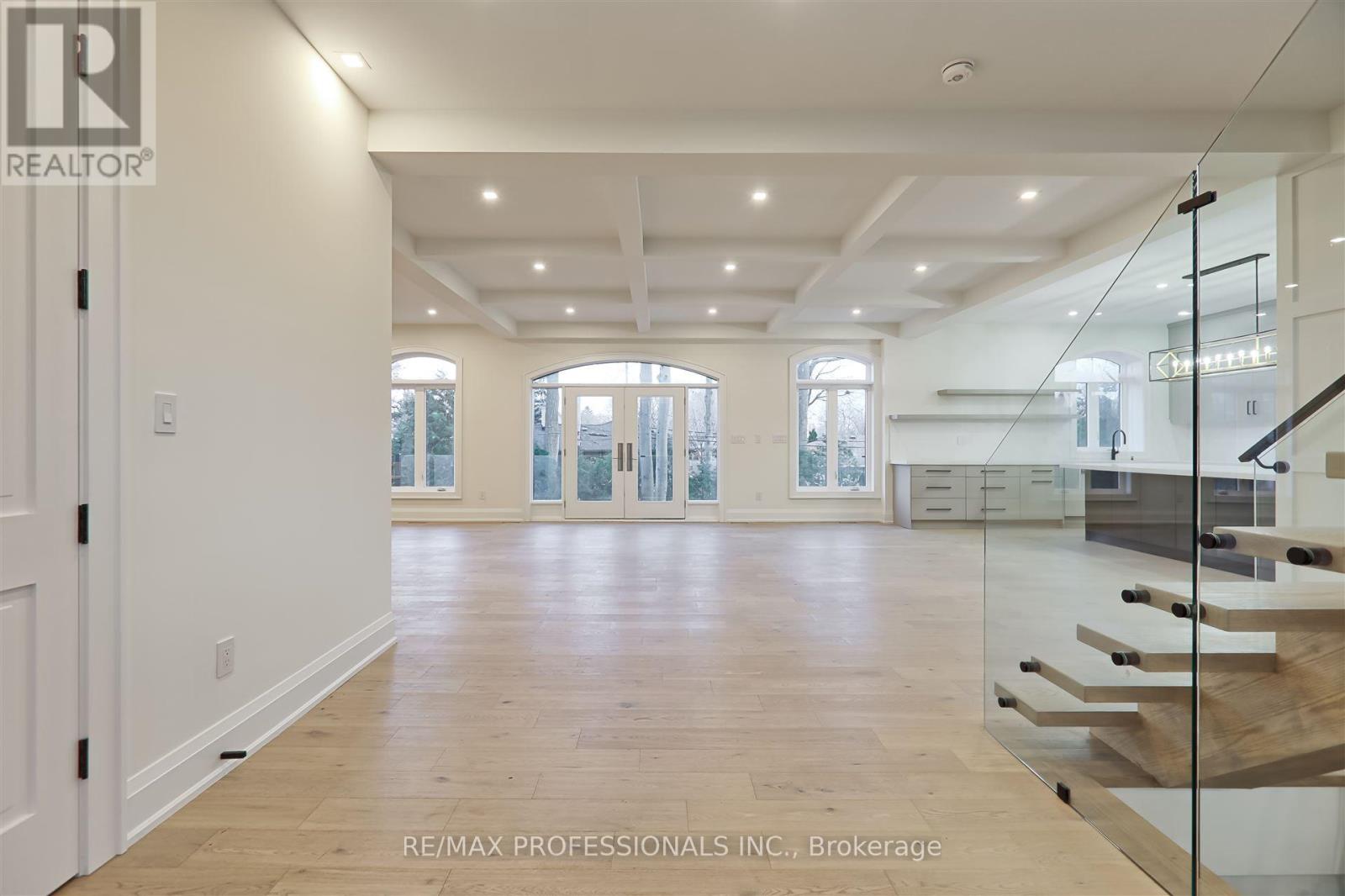Property at 7 FARNINGHAM CRESCENT image 5