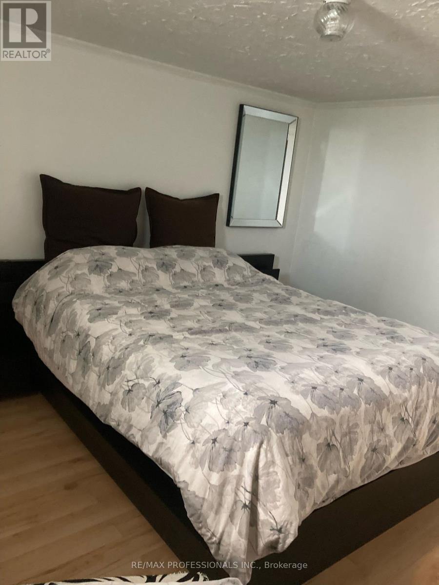 997 Islington Avenue, Toronto, Ontario  M8Z 4R2 - Photo 8 - W12052208