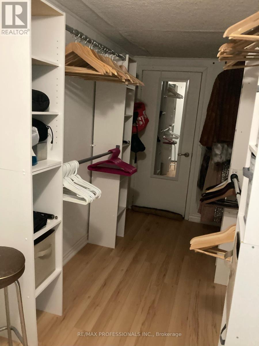 997 Islington Avenue, Toronto, Ontario  M8Z 4R2 - Photo 9 - W12052208